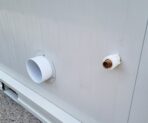 Sanitärcontainer SCDD RAL 9002 Grauweiß | H 2350 x B 2400 x T 1250 mm | 2 Türen | mit Dusche – Bild 2