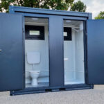 Sanitärcontainer SCDD RAL 7016 Anthrazitgrau | H 2350 x B 2400 x T 1250 mm | 2 Türen | mit Dusche