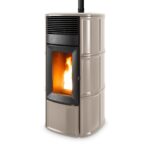 Pelletofen MCZ Suite Comfort Air 12 UP! 11,9 kW - Ausführung: Warm Grey ceramic